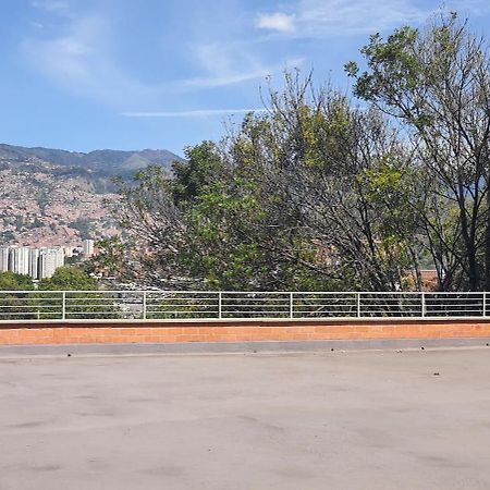 מדיין Apartamento Cerca A Plaza Mayor מראה חיצוני תמונה